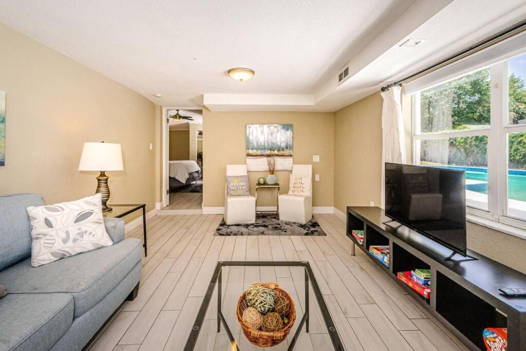 Beautiful Pool House In Old Seminole Heights! Βίλα Τάμπα Εξωτερικό φωτογραφία